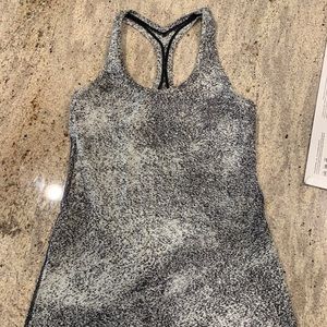 Lululemon size 6 tank